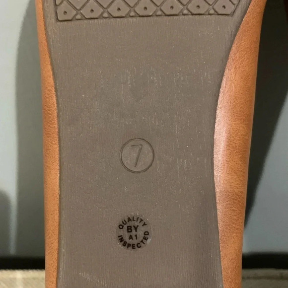 City Streets Flats Women 7 Brown Cara Scalloped Slip On Ballet Faux Leather Shoe - Picture 4 of 6